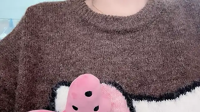 Snapshot of Baenee chatting on 11.29.25 Baenee online show from 11.29.25