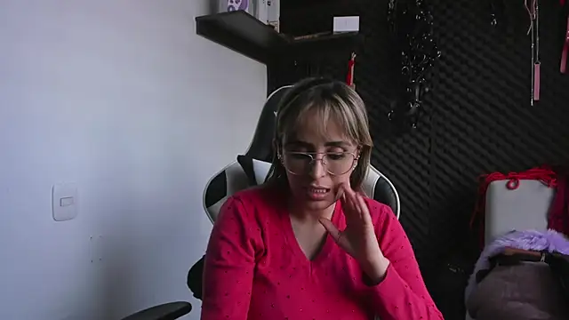 Sara Mills06 online show from 12.11.24