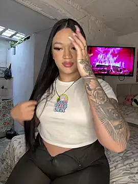 GemaGranadoss online show from 10.14.25