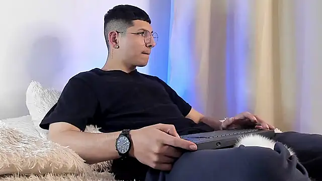 a lejandro 0 8 online show from 01.26.25