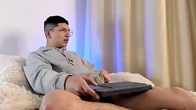 a lejandro 0 8 online show from 01.27.25