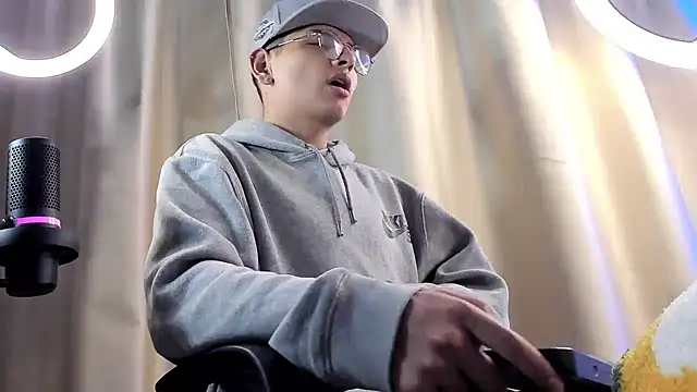 a lejandro 0 8 online show from 02.05.25