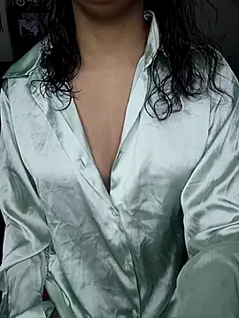 Snapshot of Leeeezzzz_roy chatting on 02.14.25 Leeeezzzz roy online show from 02.14.25