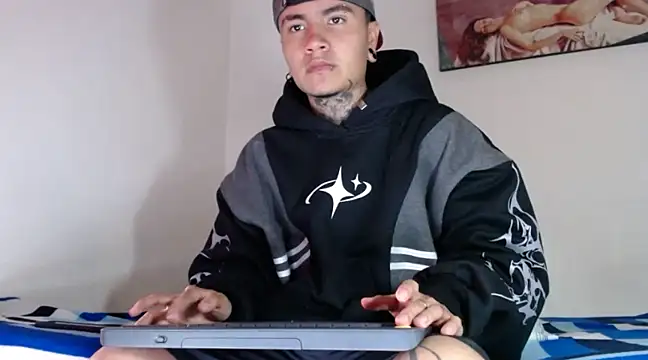 Snapshot of dannteftm chatting on 12.25.24 dannteftm online show from 12.25.24