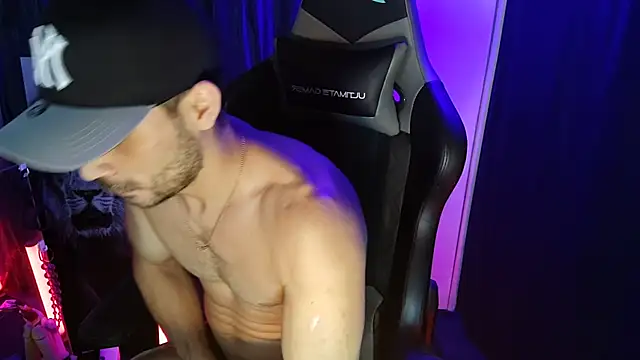 sexyboycolombi4 online show from 01.22.25