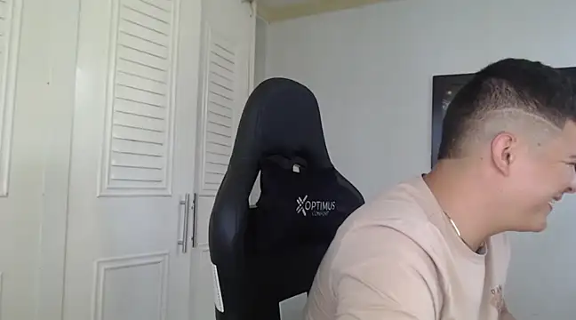 Plug Control online show from 01.21.25