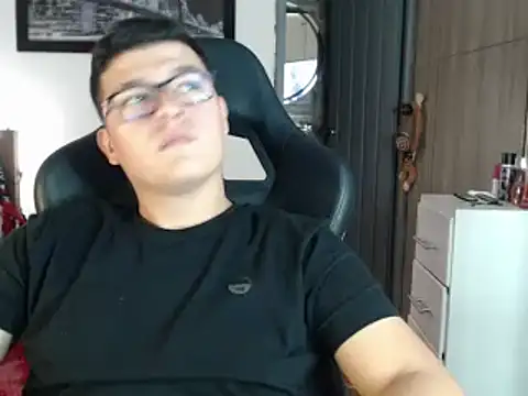 Plug Control online show from 02.21.25