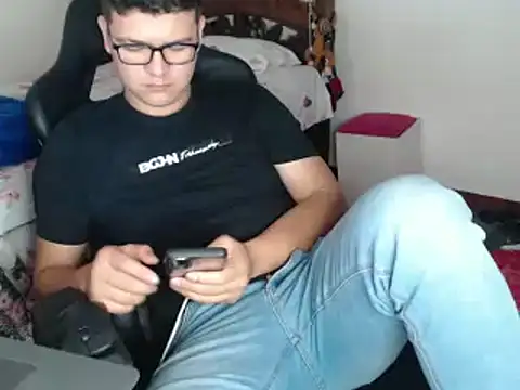 Plug Control online show from 03.14.25