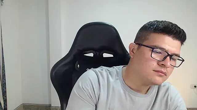 Plug Control online show from 07.18.26