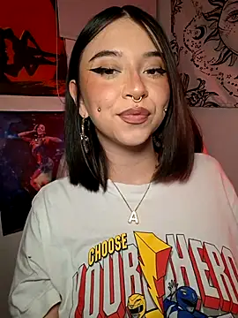 Snapshot of annbones_ch chatting on 10.22.25 annbones ch online show from 10.22.25