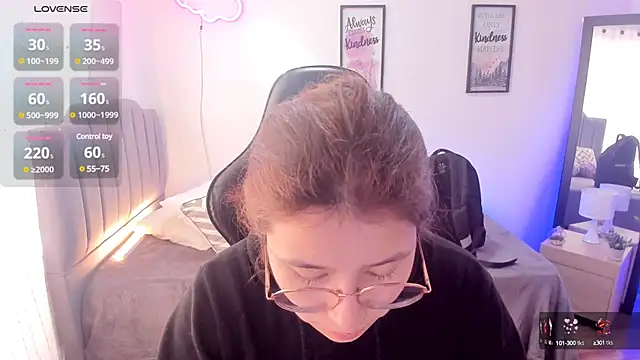 Snapshot of Amy_joones chatting on 02.25.25 Amy joones online show from 02.25.25