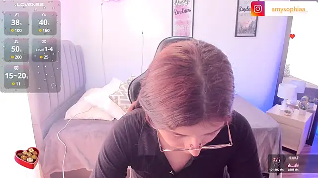 Snapshot of Amy_joones chatting on 03.06.25 Amy joones online show from 03.06.25