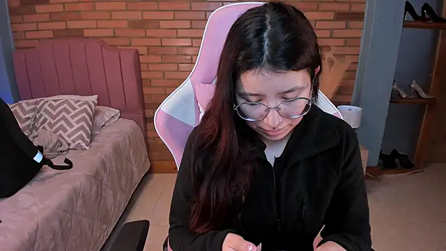 Amy joones online show from 05.07.26