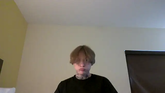 Snapshot of loganwheaton19 chatting on 02.01.25 loganwheaton19 online show from 02.01.25