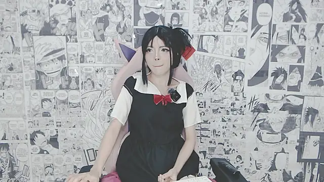 Snapshot of Miahparker chatting on 10.16.25 Miahparker online show from 10.16.25