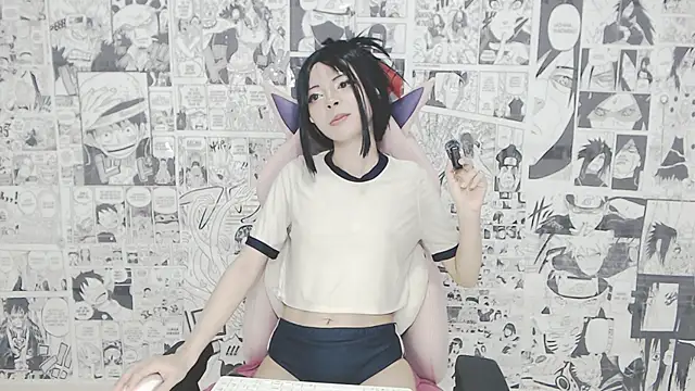 Snapshot of Miahparker chatting on 10.20.25 Miahparker online show from 10.20.25