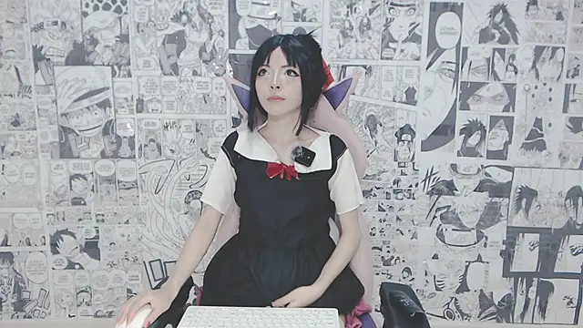 Snapshot of Miahparker chatting on 10.22.25 Miahparker online show from 10.22.25