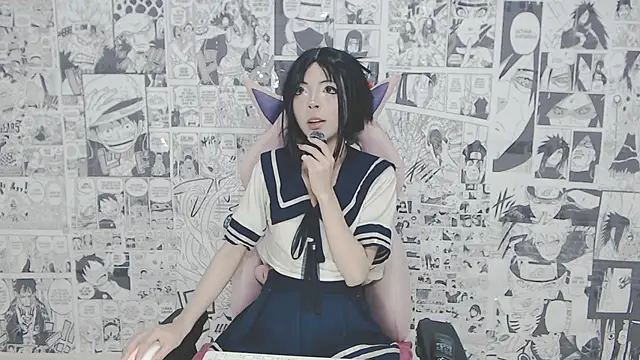 Snapshot of Miahparker chatting on 10.24.25 Miahparker online show from 10.24.25