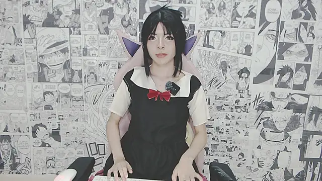 Snapshot of Miahparker chatting on 11.22.25 Miahparker online show from 11.22.25