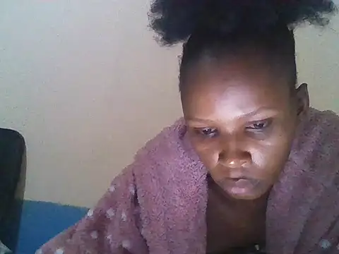 Snapshot of CharlotteDee chatting on 10.27.25 CharlotteDee online show from 10.27.25