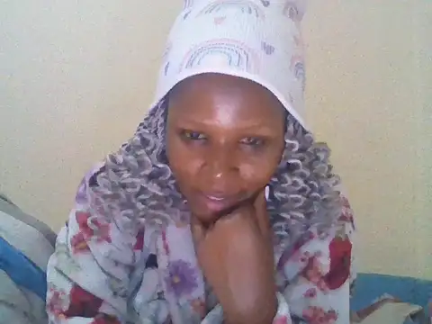 Snapshot of CharlotteDee chatting on 10.31.25 CharlotteDee online show from 10.31.25