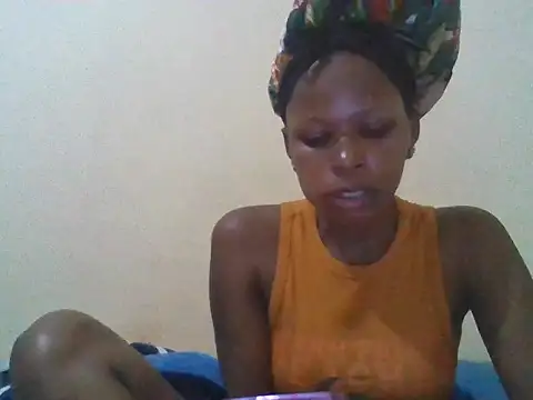 Snapshot of CharlotteDee chatting on 11.16.25 CharlotteDee online show from 11.16.25