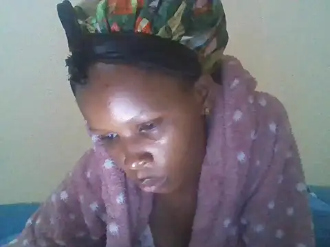 Snapshot of CharlotteDee chatting on 11.19.25 CharlotteDee online show from 11.19.25