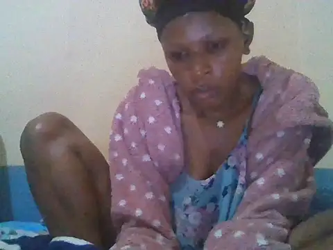 Snapshot of CharlotteDee chatting on 11.22.25 CharlotteDee online show from 11.22.25