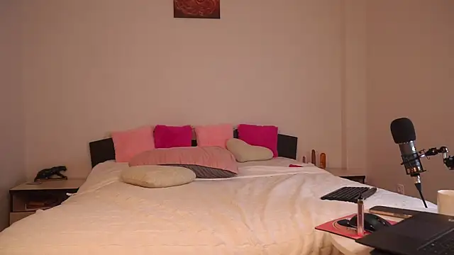 Arielgrace online show from 10.29.25