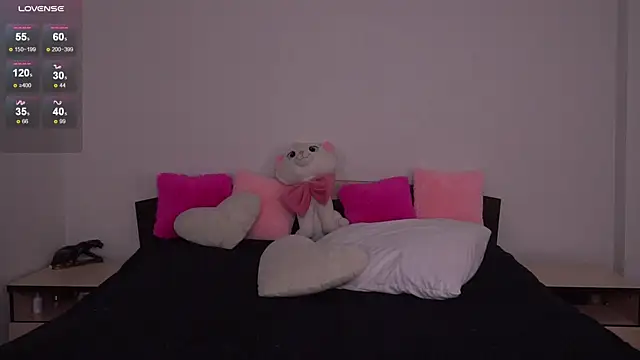 Snapshot of Arielgrace chatting on 04.01.26 Arielgrace online show from 04.01.26