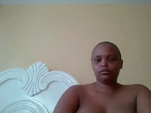 Snapshot of Sexxy-Shie chatting on 11.17.25 Sexxy-Shie online show from 11.17.25