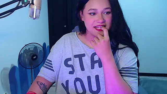 Luciernaga18 online show from 10.11.25