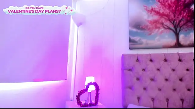 Julianaa Castro  online show from 02.10.25