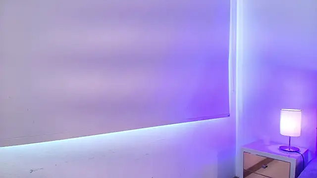 Julianaa Castro  online show from 01.05.26