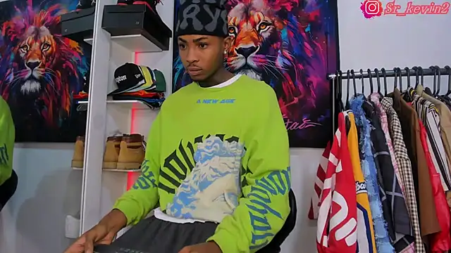 Snapshot of Pantera_black_21 chatting on 10.31.25 Pantera black 21 online show from 10.31.25