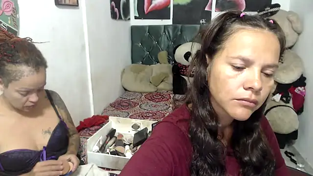 Snapshot of manzanahot9 chatting on 02.15.25 manzanahot9 online show from 02.15.25