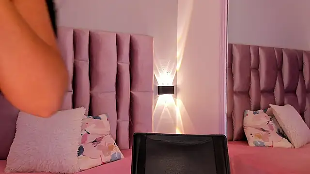 Snapshot of NikyBrookss chatting on 02.06.25 NikyBrookss online show from 02.06.25