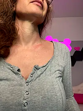 AnnikaRose online show from 12.21.25