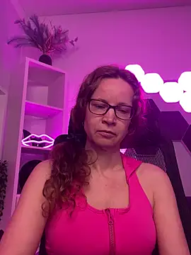 AnnikaRose online show from 04.24.26