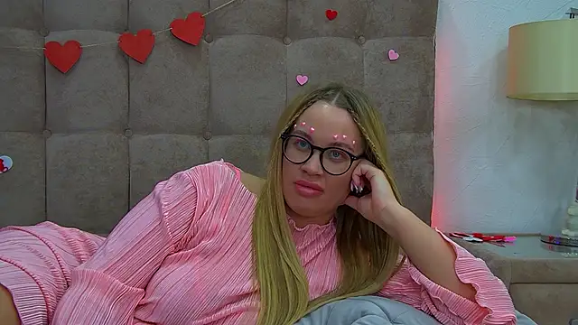 MariaNeumann online show from 02.14.25