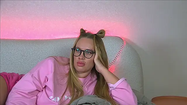 MariaNeumann online show from 02.26.25