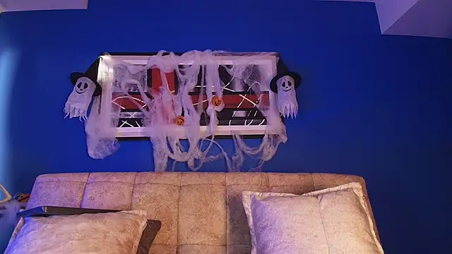 liccy hall online show from 10.31.25