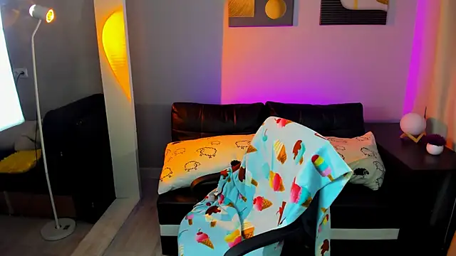 Cassie xKiss online show from 06.11.26