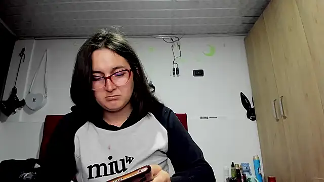 Sweet-Suck69 online show from 01.02.25