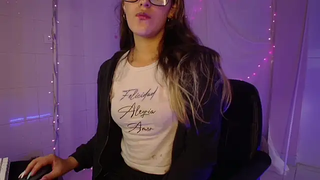 Giia paiige18 online show from 09.19.25