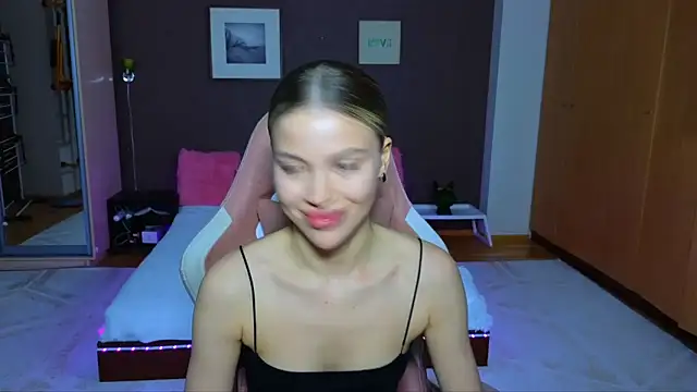 EmmyMills online show from 01.19.25