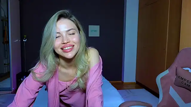 EmmyMills online show from 02.12.25