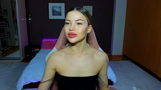 EmmyMills online show from 02.23.25