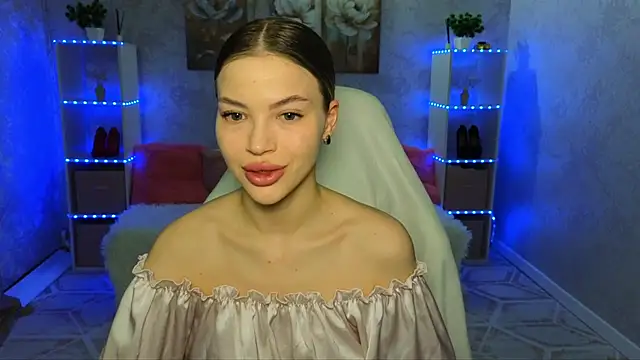 EmmyMills online show from 02.06.26