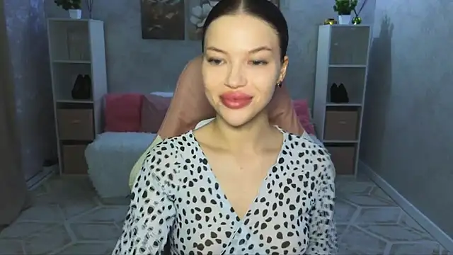 EmmyMills online show from 07.14.26